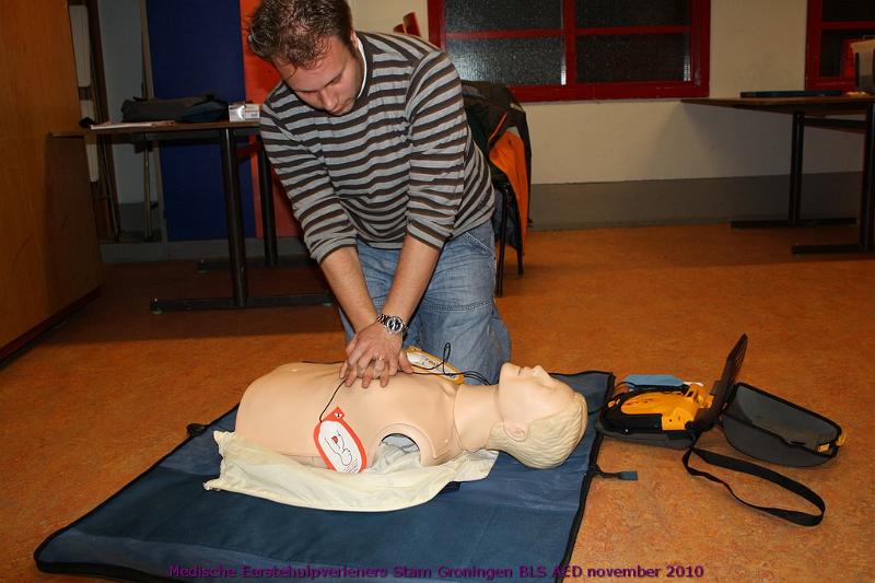 BLS_AED_november201001.jpg